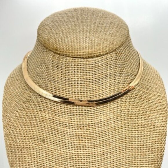 RSVP GOLD TONE HERRINGBONE CHAIN NECKLACE 16” + 3” EXTENDER FLAT CHOKER NWT - Picture 1 of 15